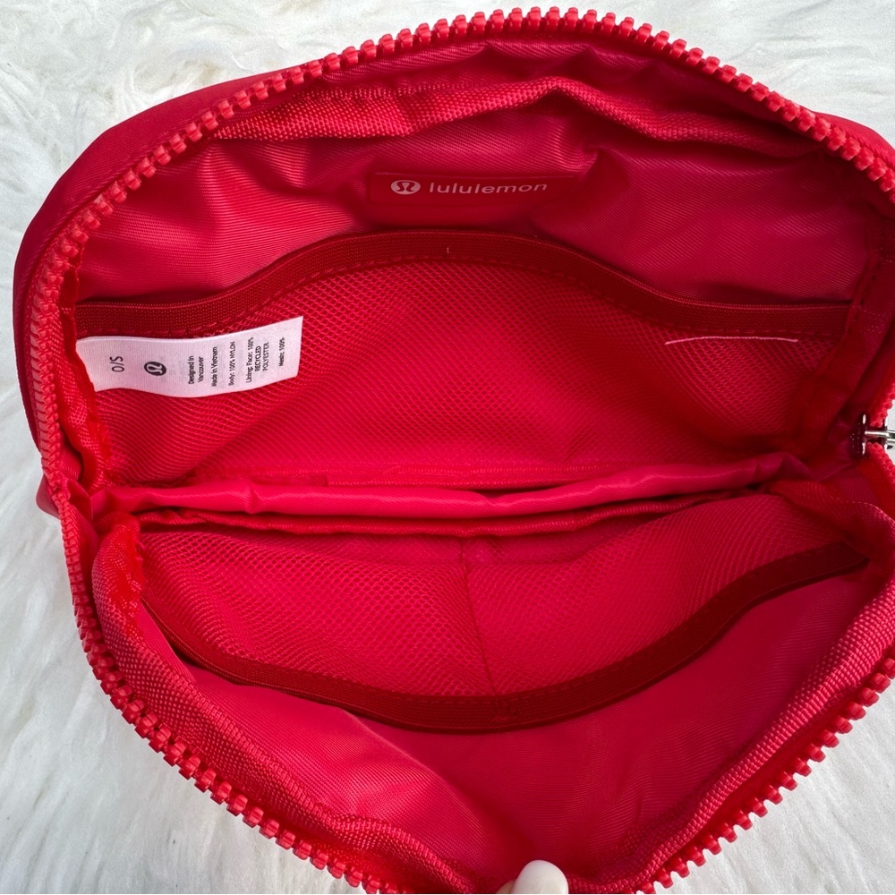 NWT Lululemon Belt Bag Crossbody 1L -Red - Picture 9 of 9
